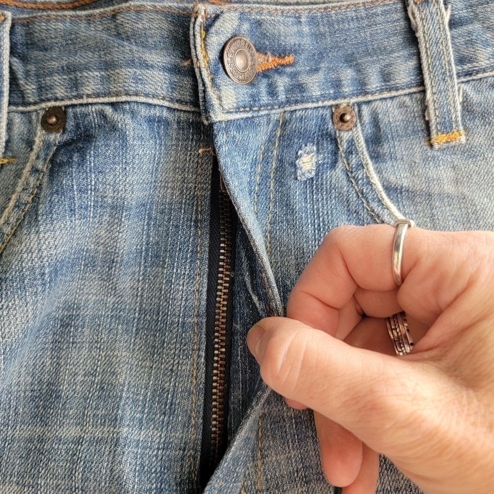 Levi's 2 569 Loose Cutoff Distressed High Rise Festival Jean Shorts Vintage Y2K - Picture 13 of 16